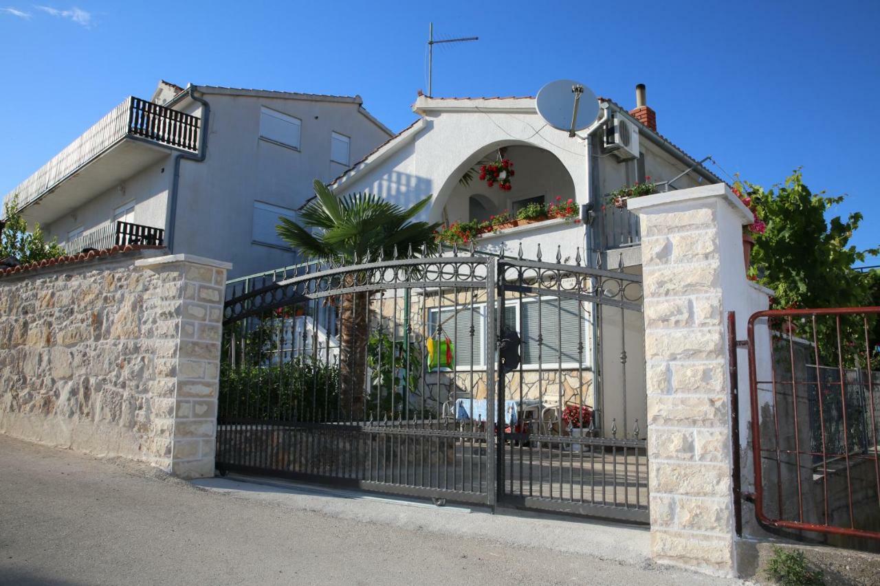 Apartment Leonora Vodice Exterior foto